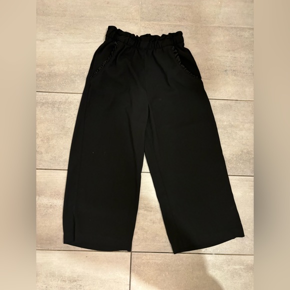 Black culotte pants front HM (size 8 fits like small) - Picture 1 of 3